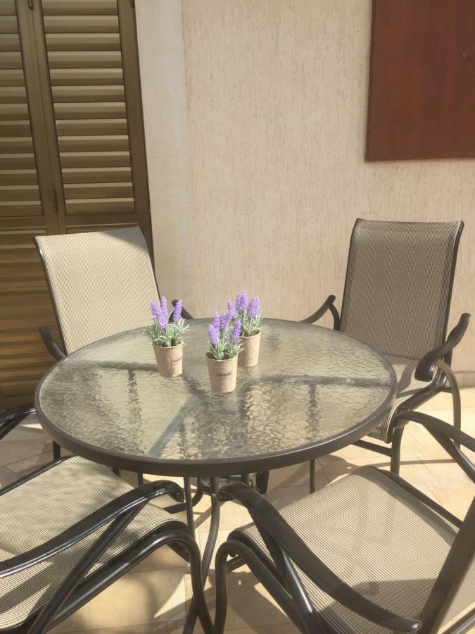 Artemis House Apartment